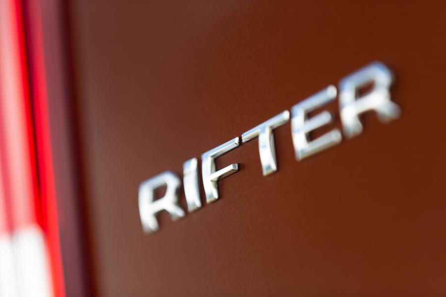 Логотип Peugeot Rifter GT Line 2018 года  (WW) (фото 15 из 43)